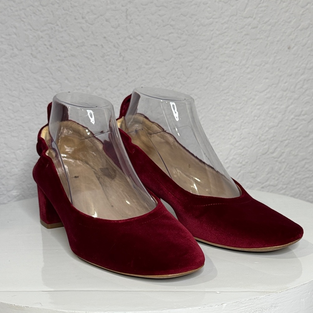 EVERLANE THE DAY RED VELVET SCRUNCH BACK BLOCK HEEL BALLET INSPIRED PUMPS - Picture 2 of 14